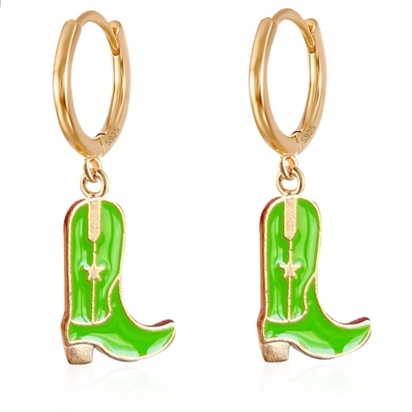 Cute Boot Shaped Earrings - Picture 1 of 2